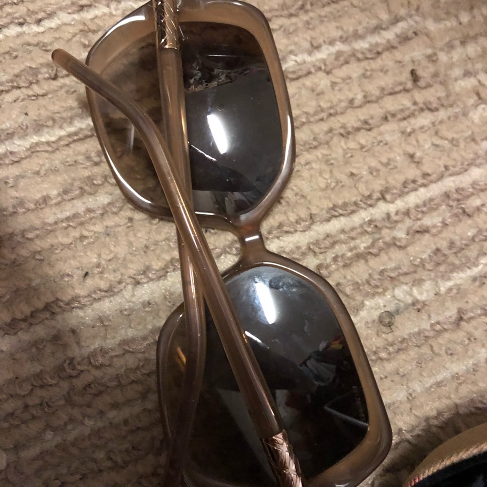 Burberry sunglasses - Picture 5 of 7